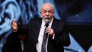 Lula afirma que governo vai "resolver" piso salarial da enfermagem